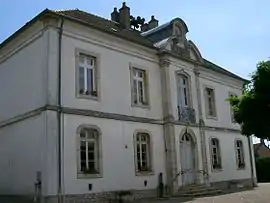 The town hall and school in Charnay-lès-Chalon