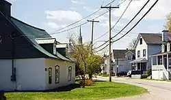 Houses along Avenue royale in Château-Richer.