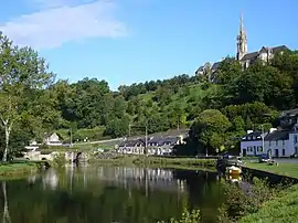 Châteauneuf-du-Faou on the Aulne and Canal de Nantes à Brest