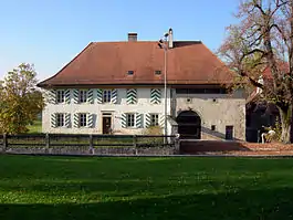 Cure building in Le Pâquier village