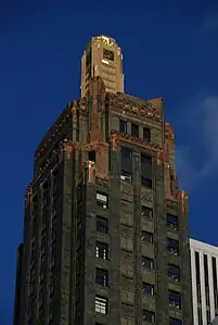 The golden top of the Carbide & Carbon Building