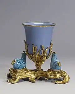 A Chinese porcelain bowl and two fish mounted in gilded bronze, France (1745–1749)