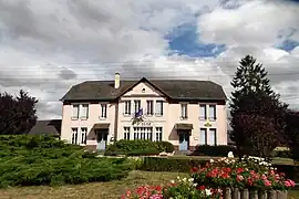 The town hall in Clévilliers