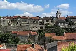 A general view of Cruzy-le-Châtel