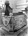 c. 1900: the marble sarcophagus built by Ottoman Sultan Abdulhamid II and later restored by Wilhelm II