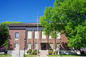 Decatur County Courthouse in Decaturville