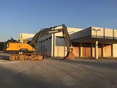 image of sears auto center at Raleigh Springs Mall prior to demolition