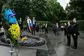 Dmitry Medvedev and Viktor Yanukovich at the tomb.