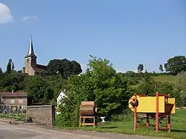 The church and surroundings in Domèvre-sur-Durbion