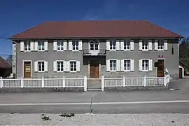 The town hall in Dournon