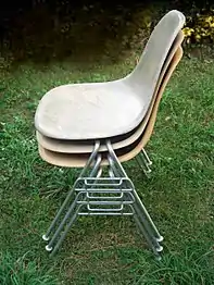 The stackable DSS chair