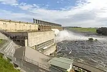 The dam wall and power station (2016).