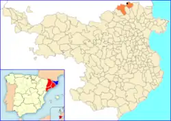 Els Límits (black dot) in la La Jonquera municipality (orange) within the Province of Girona. Spanish map in the corner shows the province of Girona (blue) and the rest of Catalonia (red)