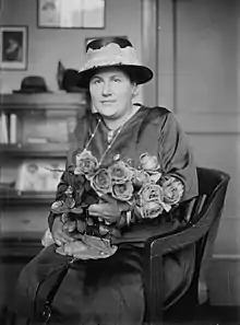 Emmy Destinn with roses in 1919