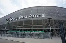 The entrance of the Arena in the Üllői út