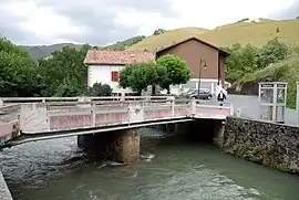 The bridge over the Nive de Béhérobie [fr]