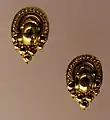 Etruria, goldsmiths from the Hellenistic period, c. 310-100 BC, oval shield earrings with a cluster hanging in rows of globes 03