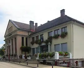 The town hall in Exincourt