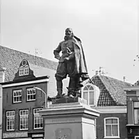 Monument to Coen in Hoorn