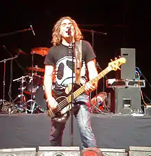 Fernando Madina, frontman of the band, performing on-stage in Santiago de Chile, March, 2011