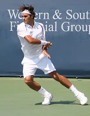 Roger Federer, won the most men's singles titles on hard (71).