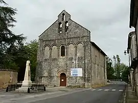 War memorial and church of St. Peter