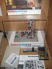 Image 18Fischertechnik computing with a C64 interface (from Construction set)