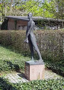 Freedom Fighters, replica of the sculpture from 1947, which has stood in Bremen near the Ostertorwache since 1984 and is dedicated to Cremer's executed friends from the Berlin Red Orchestra ("Rote Kapelle").