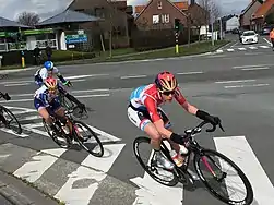 38 km: Front of the peloton