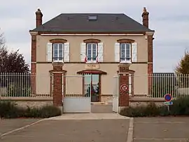 The town hall in Garancières-en-Beauce