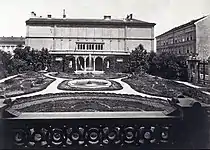 Garden of the Károlyi palota (Pollack Mihály tér), in 1881