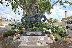 Statue recognising the first running of the Queensland Derby in Gayndah