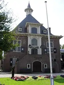 Town hall of the former municipality of Haarlemmerliede en Spaarnwoude in 2010