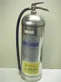 Stored pressure water extinguisher