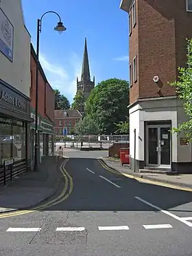 Bromsgrove the largest settlement and administrative centre of the district. Parts of the district are contiguous with Birmingham and Redditch.
