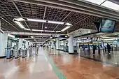 Main concourse between both lines looking east