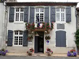 The town hall in Granges-sur-Lot