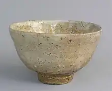 Hagi ware tea bowl (chawan), by Tamamura Shogetsu