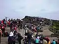 A surging crowd at the top of the mountain (06/2008)