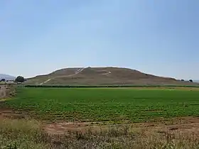 Ruin of Tell Bedeiwîyeh (Tel Hannaton)