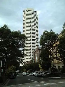 Horizon Apartments (1990–1998), Darlinghurst, New South Wales. Also designed by Harry Seidler.