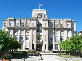 The town hall in Sainte-Savine