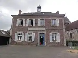 The town hall and school in Houdancourt