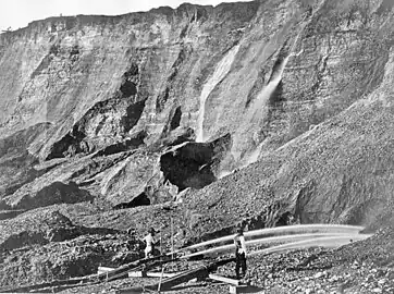 Excavating a gravel bed with jets, c. 1863