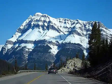 Mt. Wilson from northbound Icefields Parkway