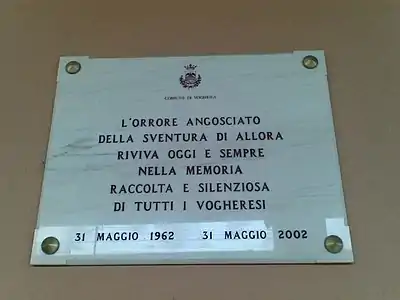 Plaque on the platform 1 commemorating the incident of 31 May 1962