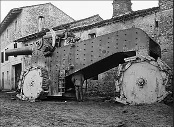 A 305/17 modello 16 captured by the Austrians in a village near Udine. Photo by Jindřich Bišický.