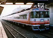 KiHa 183 series 6-car DMU in revised livery, 1990