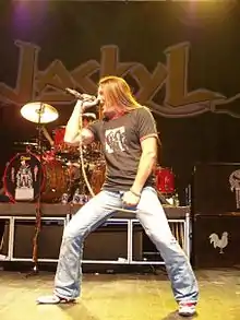 Dupree performing with Jackyl