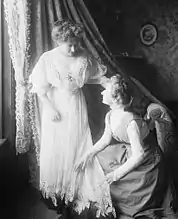 Gadski and daughter, Charlotte Busch, 1909